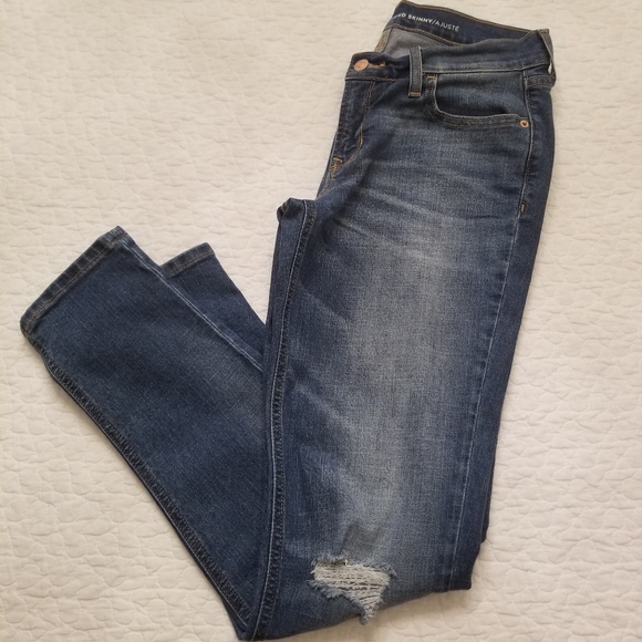 Old Navy Denim - (DONATED) Old Navy boyfriend jean